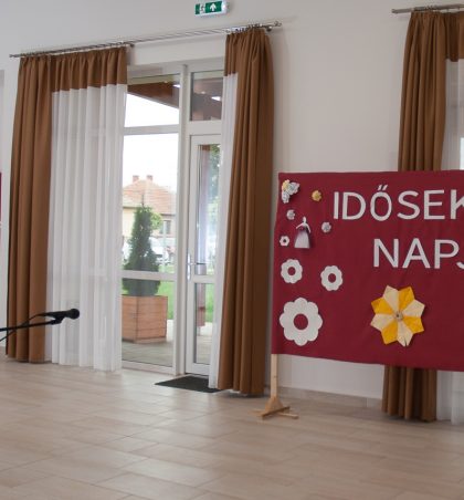 Idősek Napja – Ünnepi műsor és köszöntő